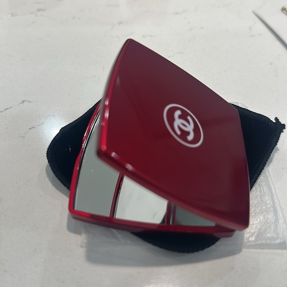 Chanel Red Beauty Compact Double Mirror - Picture 9 of 10